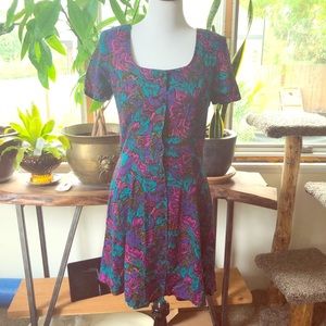 Darling, Flirty, Flowery 80s/ 90s Style Dress!